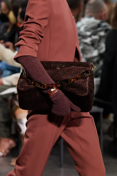Look 64